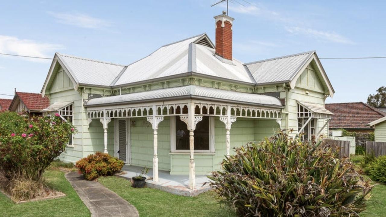 Fierce competition for Melb home that sold for first time in 70 years