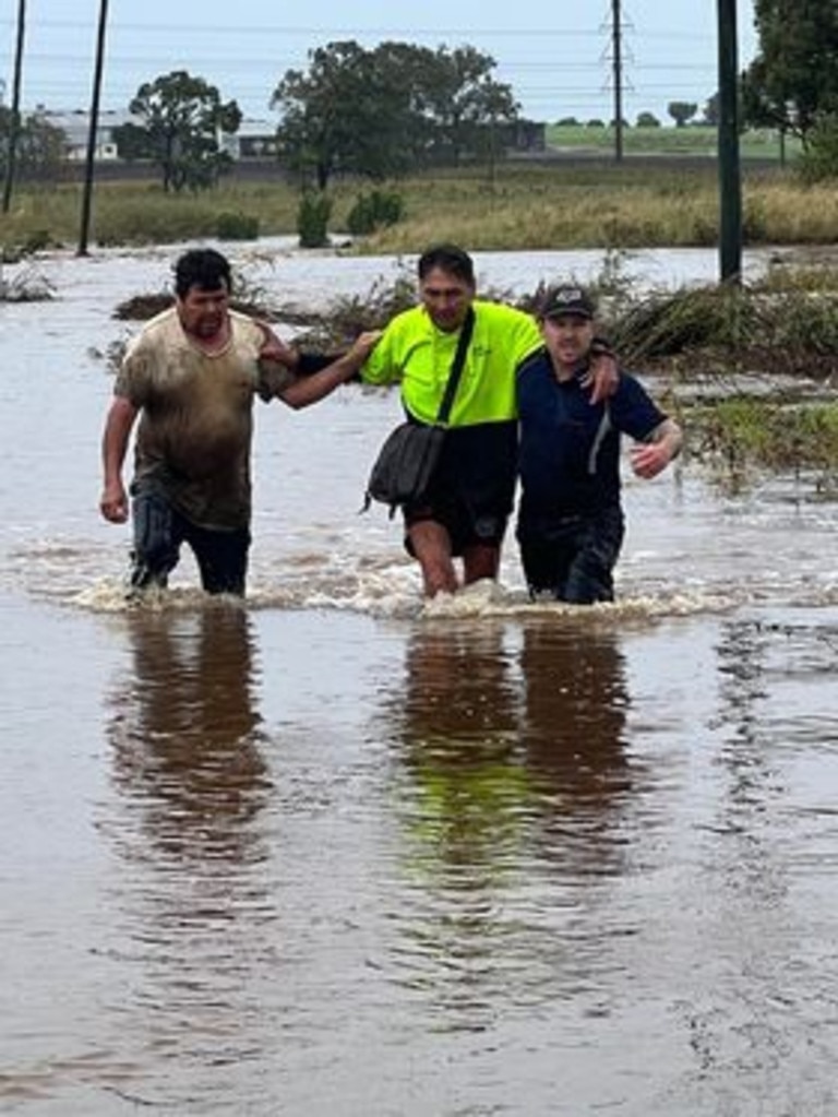 Footage of a dramatic flood rescue on Wyreema Road, Drayton on February 25, 2022.