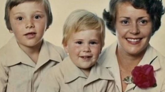 Sandilands (left) with his mum Pam and younger brother Chris. Picture: Ahn Do’s Brush With Fame/ABC