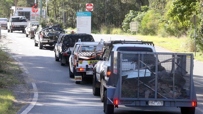 There was a long line of cars at the entrance of Molendinar Waste and Recycling Centre today ahead of Council's decision to start charging fees for entry. 19 June 2022 Molendinar Picture by Richard Gosling