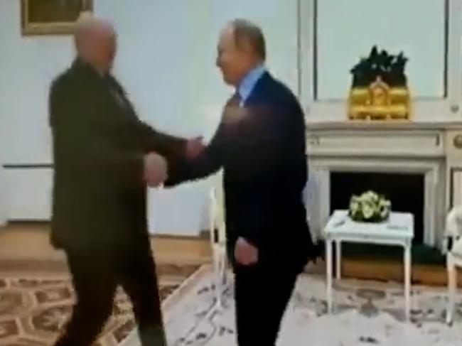 Video shows Putin ‘shaking uncontrollably’