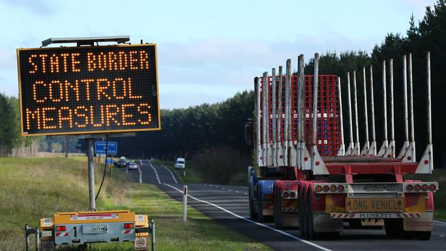 The closed South Australia-Victoria border is monitored by police at the Princes Hwy, Mount Gambier. Picture: Tait Schmaal