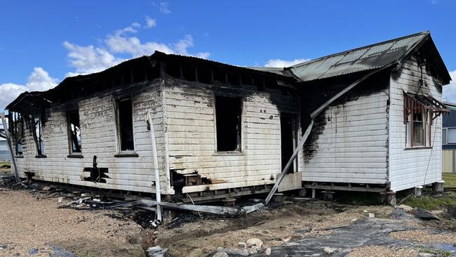 House fire at Wallangarra with police declaring it as "suspicious". Photo: Madison Mifsud-Ure / Stanthorpe Border Post