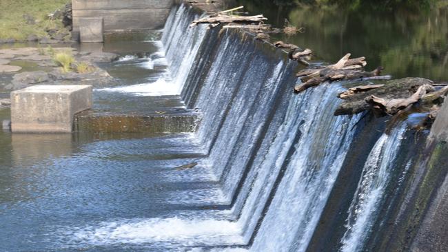 Jabour Weir on Richmond River at Casino.