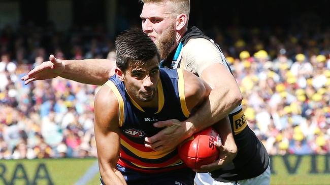 Wayne Milera takes on Port’s Jackson Trengove. Picture: Sarah Reed.