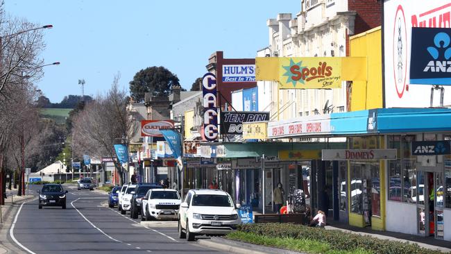 Murray Street, Colac. There are concerns people are travelling from metropolitan areas to access Covid vaccinations. Picture: Glenn Ferguson