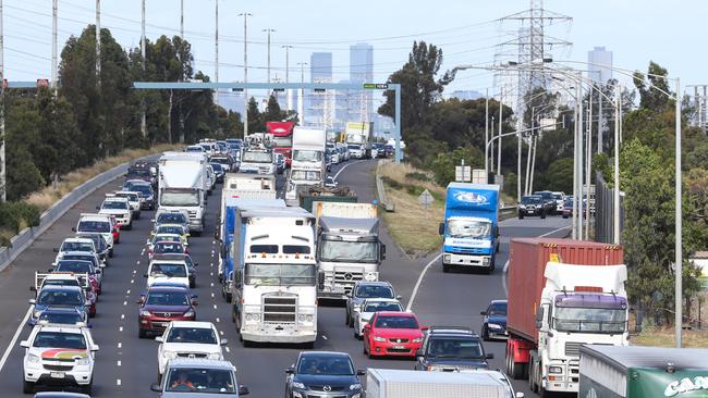 Congestion charges and changes to commuting hours could help stop traffic snarls. Picture: Ian Currie