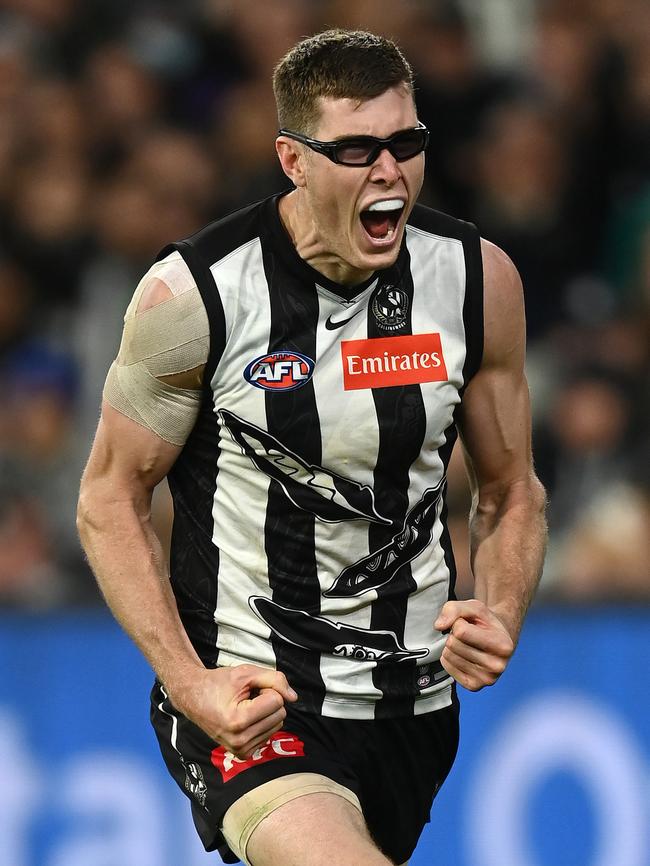 Mason Cox has worn prescription glasses on the field this season. (Photo by Quinn Rooney/Getty Images)