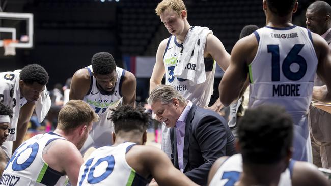 Scott Roth talks tactics as Iowa Wolves huddle up during an NBA G-League game on March 10, 2019 at NYCB Live's Nassau Coliseum in Uniondale, New York. Mandatory Copyright Notice: Copyright 2019 NBAE (Photo by Michelle Farsi/NBAE via Getty Images)