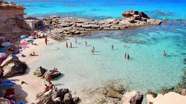 Es calo d'es mort beach, Formentera.