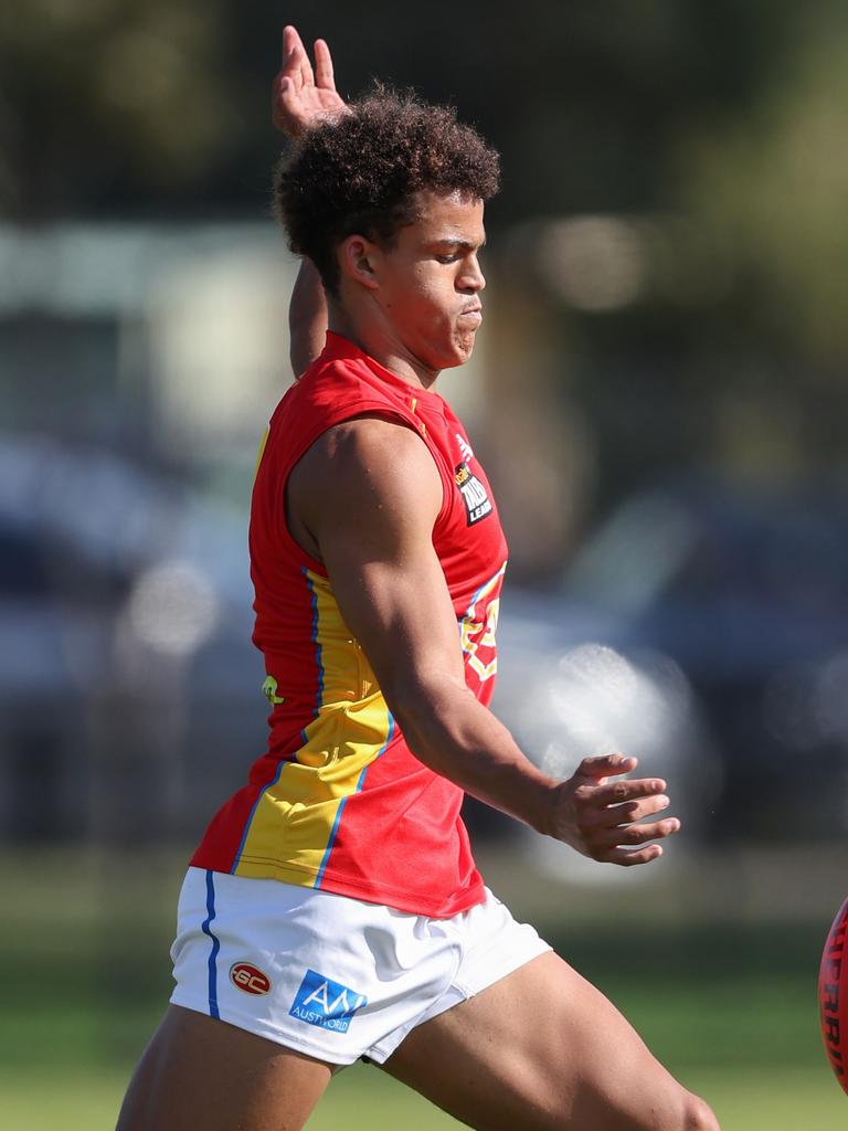 Leo Lomard in action for the Suns academy. Picture: Rob Lawson/AFL Photos