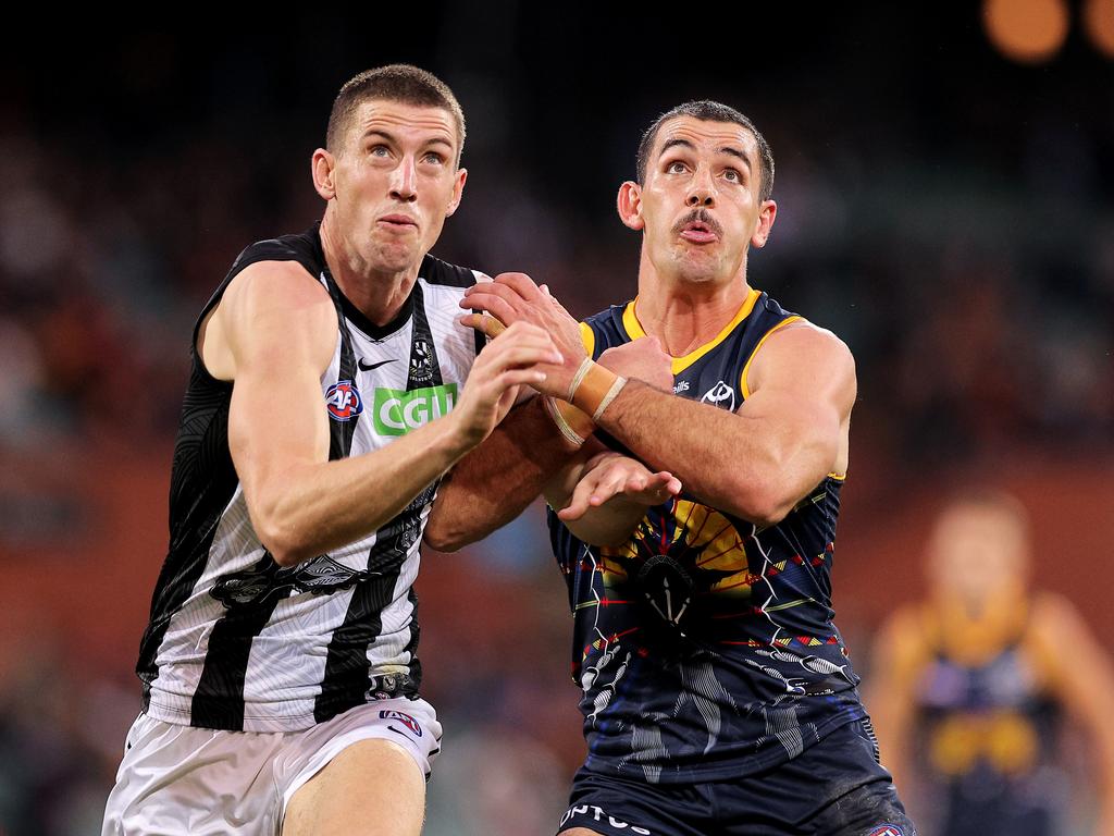 After a strong start from the Pies, the two sides traded blows in the second half. (Photo by Daniel Kalisz/Getty Images)