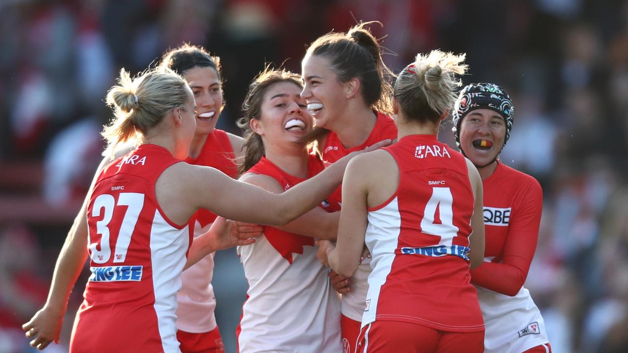 Chloe Molloy was on fire, leading the Swans to their first ever win. (Photo by Jason McCawley/Getty Images)