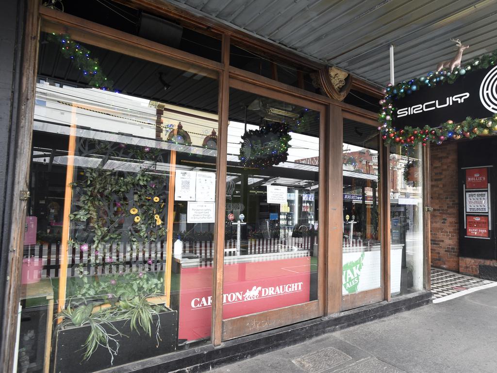 Sircuit Bar on Smith Street Fitzroy was classified as a Covid exposure site. Picture: NCA NewsWire / Andrew Henshaw