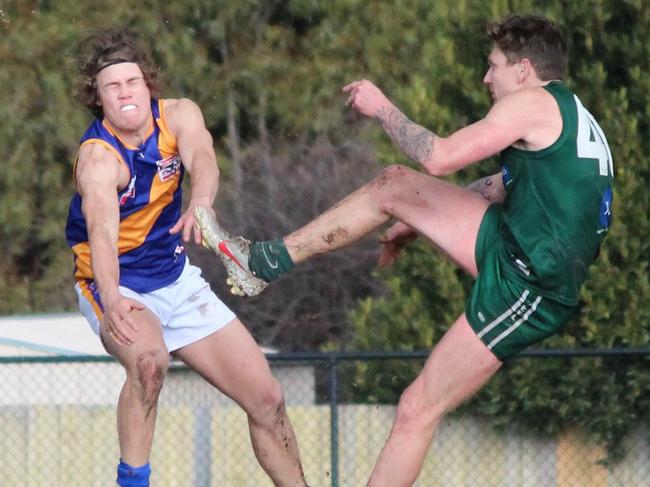 Daniel Cromb sends Wantirna South into attack. Picture: Adrian Waller