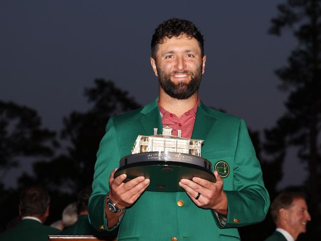 AUGUSTA, GEORGIA - APRIL 09: Jon Rahm of Spain poses with the Masters trophy during the Green Jacket Ceremony after winning the 2023 Masters Tournament at Augusta National Golf Club on April 09, 2023 in Augusta, Georgia.   Christian Petersen/Getty Images/AFP (Photo by Christian Petersen / GETTY IMAGES NORTH AMERICA / Getty Images via AFP)