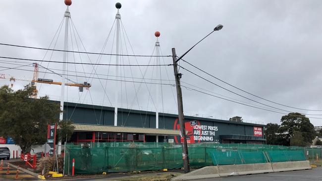 Fencing for the roadworks surrounds Bunnings Mascot. Picture: Steven Deare