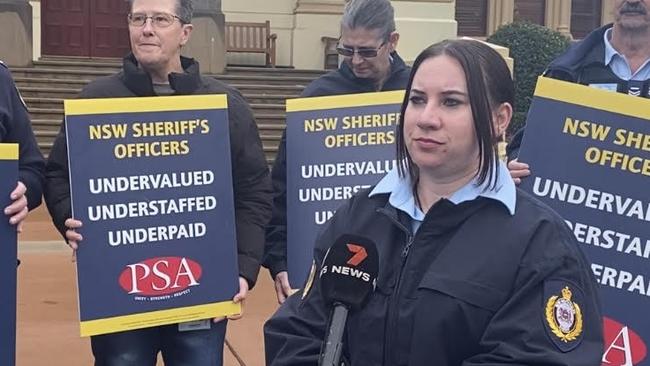 Senior sheriff's officer Pagen Hockley speaks to media in front of Dubbo courthouse. Picture: Tijana Birdjan