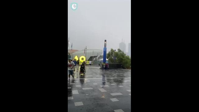 Thunderstorms bring outdoor play to a halt at Australian Open