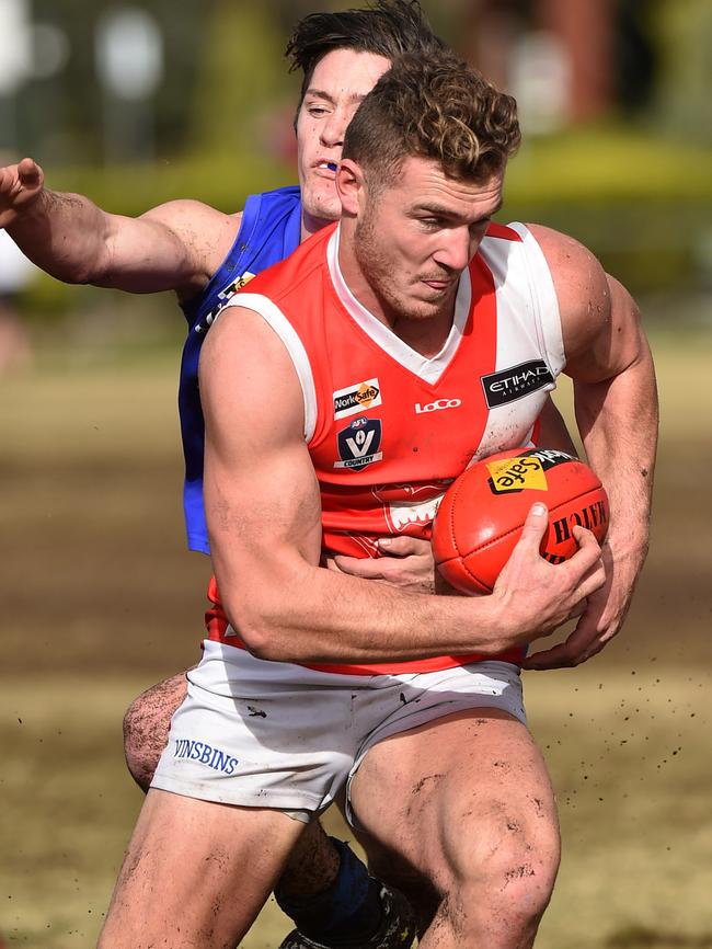 Sorrento’s Luke Tapscott on the burst against Hastings. Picture: Christ Eastman