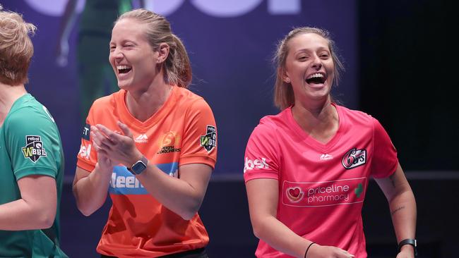 Meg Lanning (L) is ready to lead a youthful Perth Scorchers into a brave new era. Picture: AAP