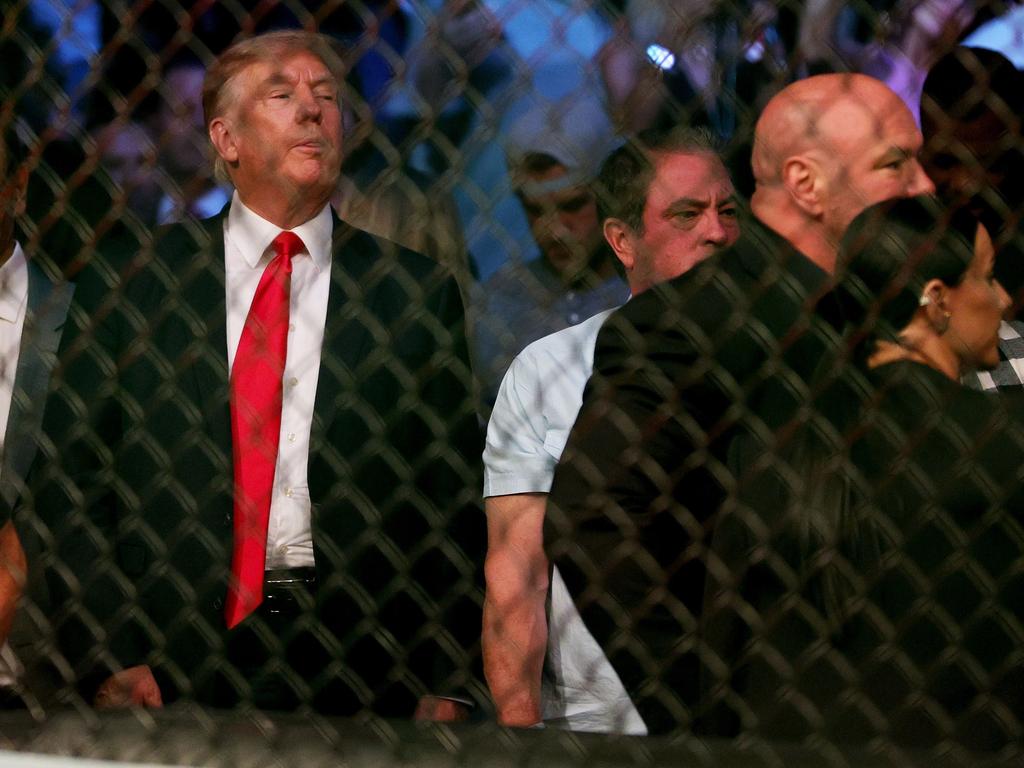 Mel Gibson salutes Donald Trump at UFC fight The Mercury