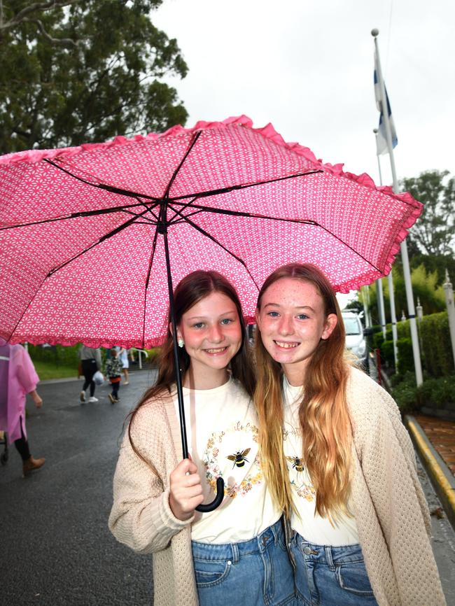 Mackenzie Brushe (left) and Ava Jeffries at the Heritage Bank Toowoomba Royal Show. Saturday March 26, 2022