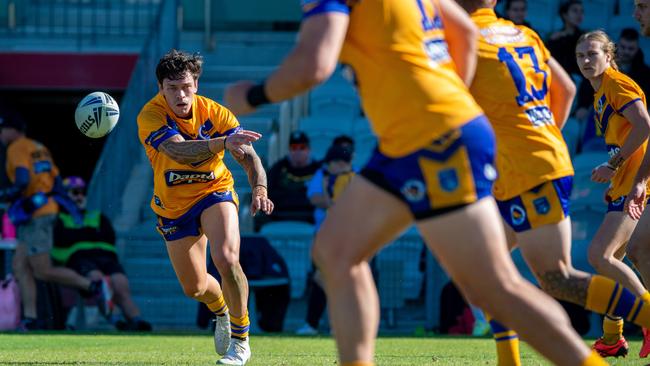 Luke Penny firing the ball for Dapto. Picture: Thomas Lisson