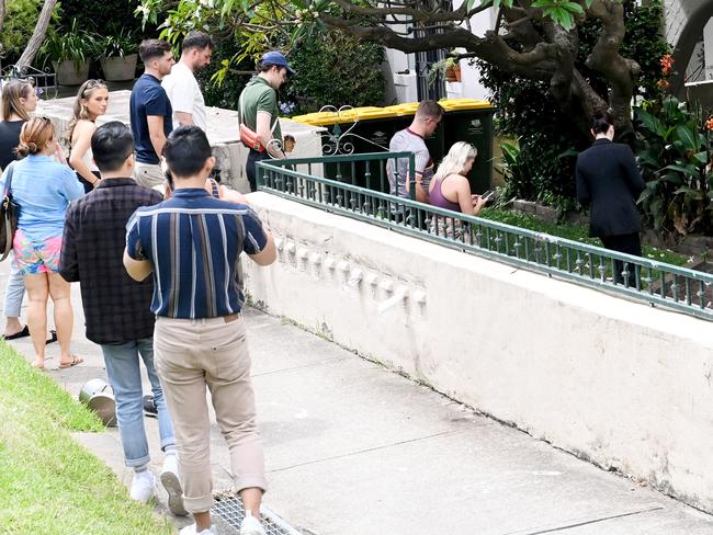 SYDNEY, AUSTRALIA - NewsWire Photos December 10, 2022: Hopeful Sydney-siders checking out the Sydney rental market in the Eastern Suburbs. Picture: NCA NewsWire / Jeremy Piper