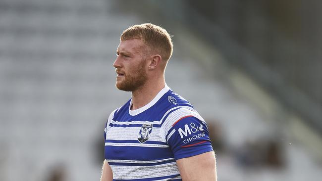 WOLLONGONG, AUSTRALIA - JULY 18: Luke Thompson of the Bulldogs warms up during the round 10 NRL match between the St George Illawarra Dragons and the Canterbury Bulldogs at WIN Stadium on July 18, 2020 in Wollongong, Australia. (Photo by Brett Hemmings/Getty Images)