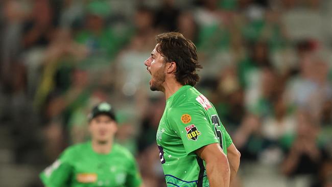 MELBOURNE, AUSTRALIA - JANUARY 09: Marcus Stoinis of the Stars celebrates after taking the wicket of Moises Henriques of the Sixers during the BBL match between Melbourne Stars and Sydney Sixers at Melbourne Cricket Ground, on January 09, 2025, in Melbourne, Australia. (Photo by Robert Cianflone/Getty Images)