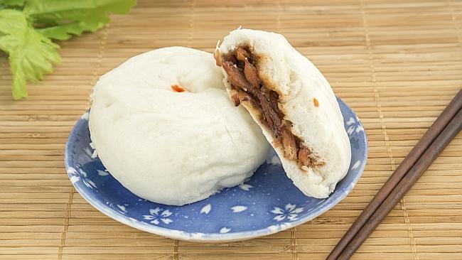 Steamed buns are among the Chinese foods that are often eaten at breakfast. 