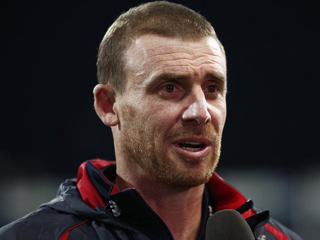 GEELONG, AUSTRALIA - AUGUST 21: Demons head coach Simon Goodwin speaks before the round 23 AFL match between Geelong Cats and Melbourne Demons at GMHBA Stadium on August 21, 2021 in Geelong, Australia. (Photo by Daniel Pockett/Getty Images)