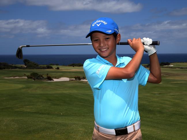 St Michael's Golf Club junior Benny Xu (11) practising golf on the green, Sydney, Wednesday, January 10, 2017. The club has a very strong program for juniors and they are trying to grow it. (AAP Image/Jane Dempster)