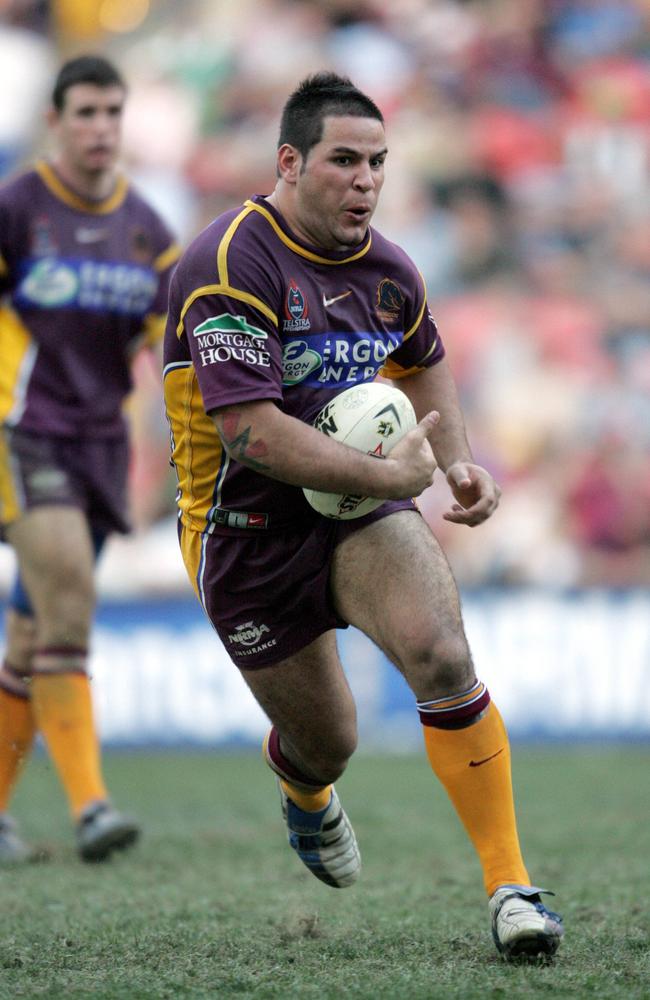 Carl Webb in action with the Broncos in 2004. Picture: David Kapernick.