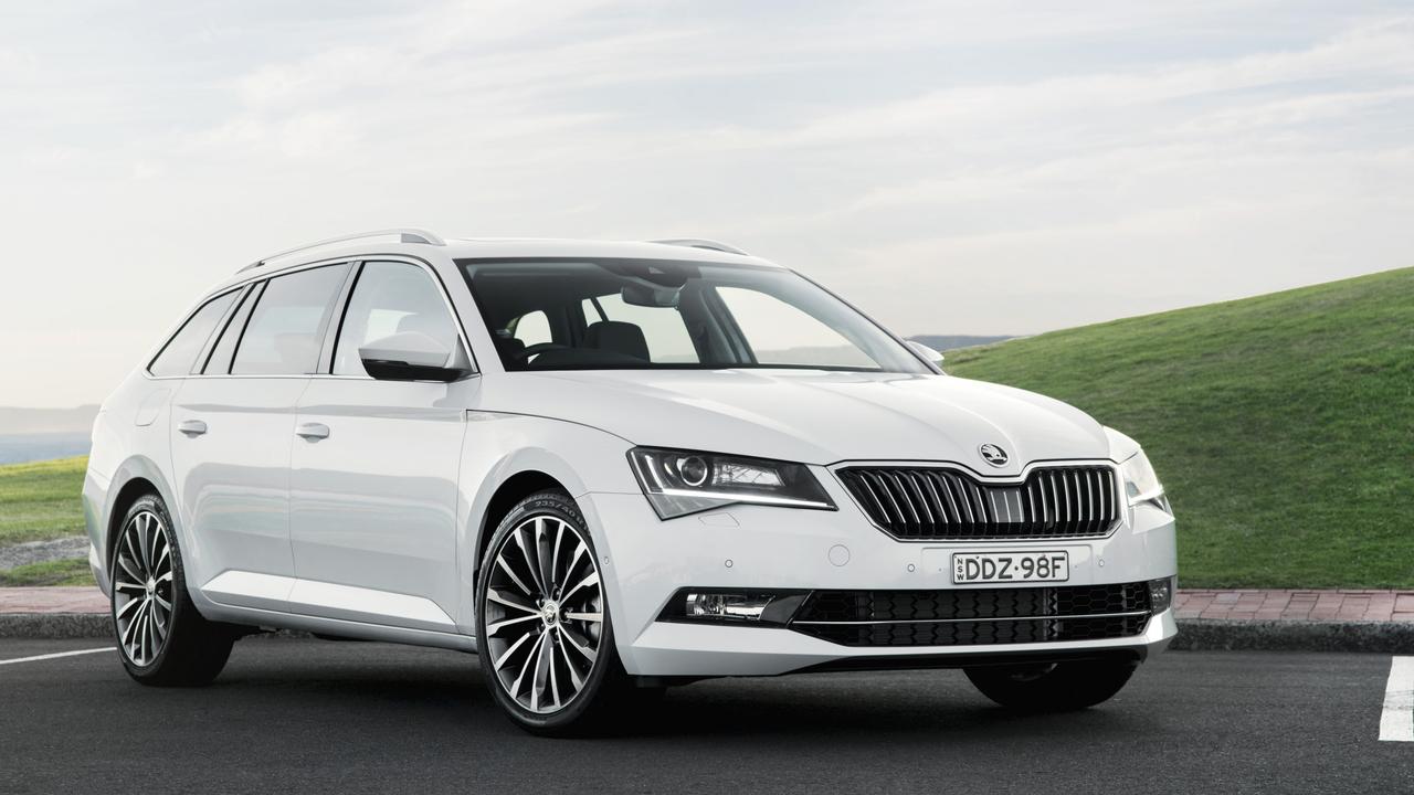 Skoda Superb 206TSI AWD Wagon review: More metal, less trade-in | news ...