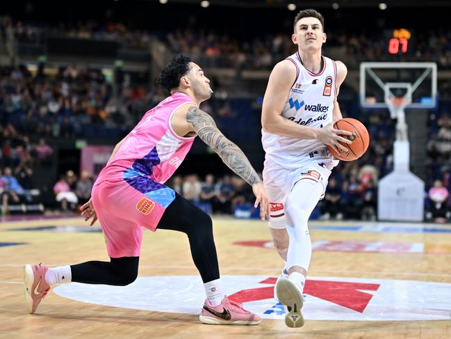 CHRISTCHURCH, NEW ZEALAND - NOVEMBER 30: Nick Marshall of the 36ers goes to the basket over Izayah Le'Afa of the Breakers during the round nine NBL match between New Zealand Breakers and Adelaide 36ers at Wolfbrook Arena, on November 30, 2023, in Christchurch, New Zealand. (Photo by Kai Schwoerer/Getty Images)