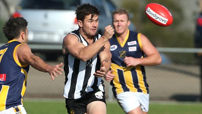 Jesse Davies in action for Wallan. Picture: Hamish Blair