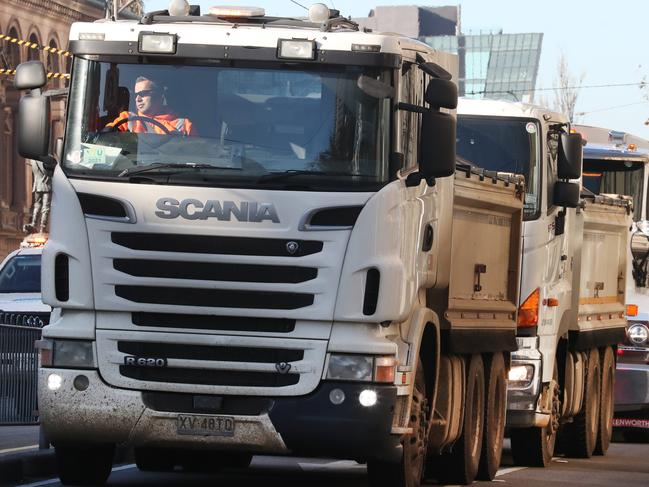 MELBOURNE, AUSTRALIA - NewsWire Photos, JULY 20, 2021. Tip truck drivers protest in Melbourne  in pursuit of their claim for a fuel levy.. Picture: NCA NewsWire / David Crosling