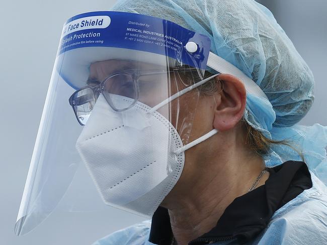 MELBOURNE, AUSTRALIA - NewsWire Photos SEPTEMBER 18, 2020:   Health workers are seen in full PPE at a pop-up COVID19 test site in Clyde, Melbourne, Victoria. Picture: NCA NewsWire / Daniel Pockett