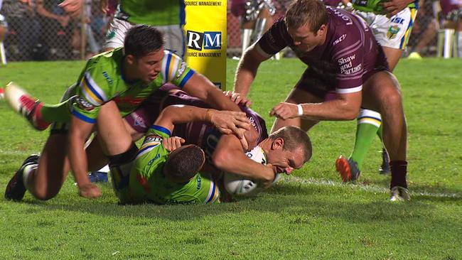 Tom Trbojevic scores a try.