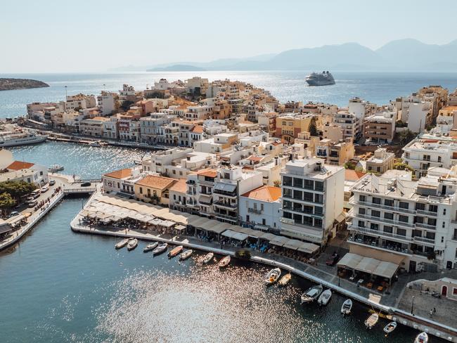 SEABOURN: HOLY LAND, EGYPT AND ARABIA CRUISE Seabourn Encore’s mooring at Crete offers a chance to explore sites steeped in myth