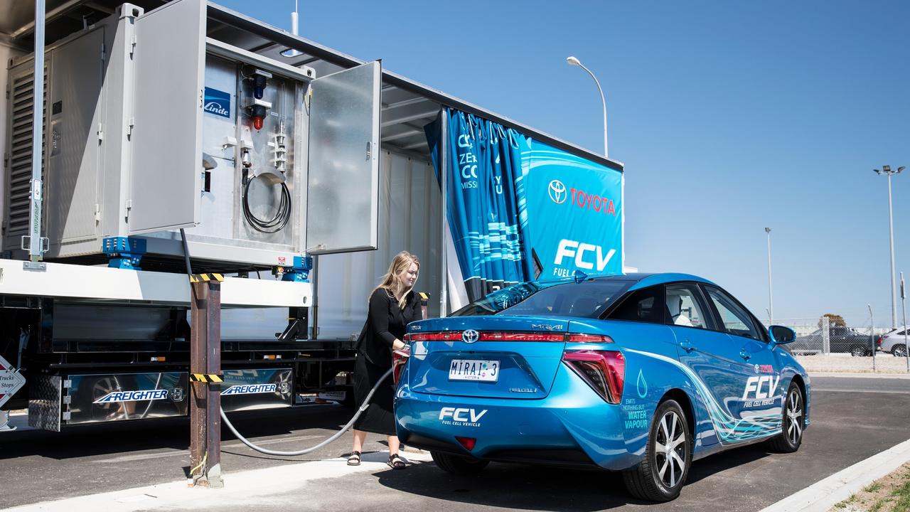 Powering the Toyota Mirai hydrogen vehicle