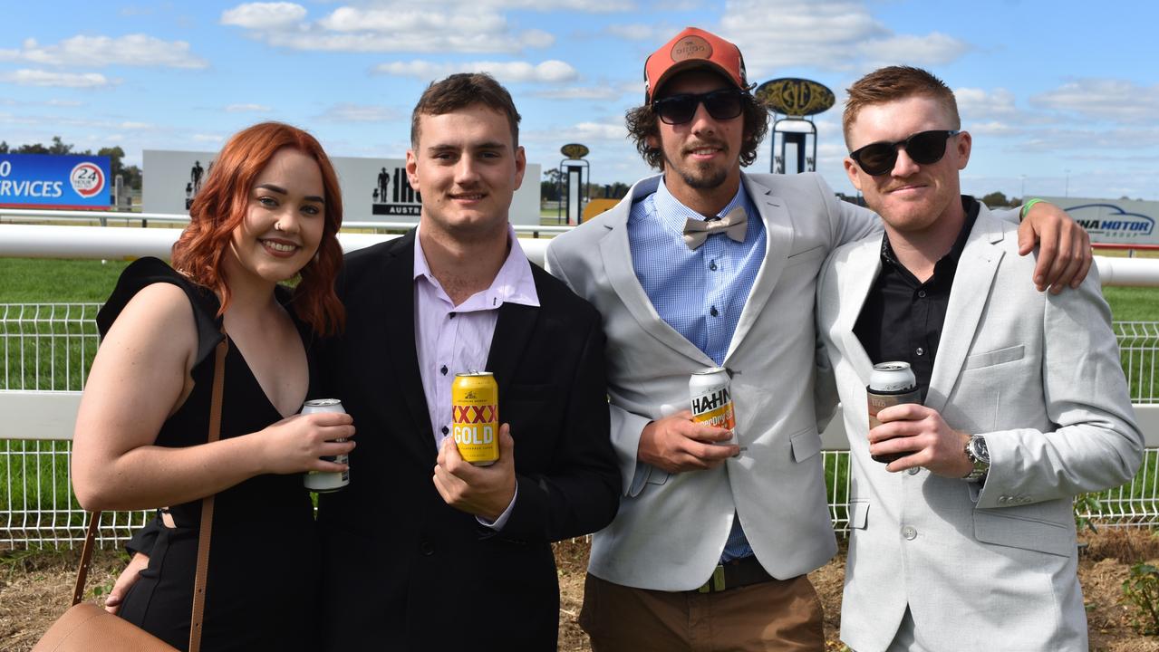 Wagga Gold Cup races photos taken at the Murrumbidgee Turf Club Daily