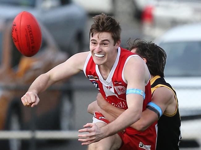 Bendigo FNL, South Bendigo Bloods v Kyneton Tigers, at QE Oval, Bendigo, South Bendigo   &   Kyneton,     Picture Yuri Kouzmin