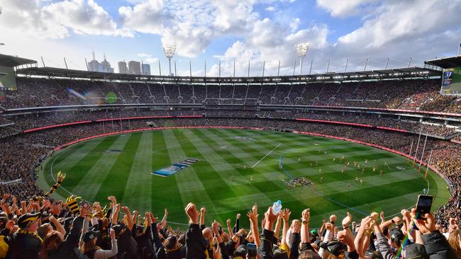 Kane Lambert salutes the crowd. . The 2017 AFL Grand Final between the Adelaide Crows and Richmond Tigers at the Melbourne Cricket Ground MCG. Fans stream into MCG. Picture: Jason Edwards