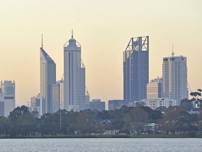 Smoke from fires around Perth as seen from Lake Monger. Generic Perth skyline.