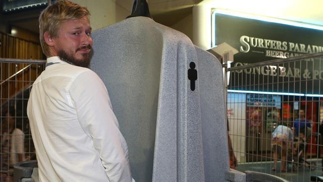 Then Bulletin reporter Jack Houghton tested the open-air-urinal in Surfers Paradise. His review was not flattering.