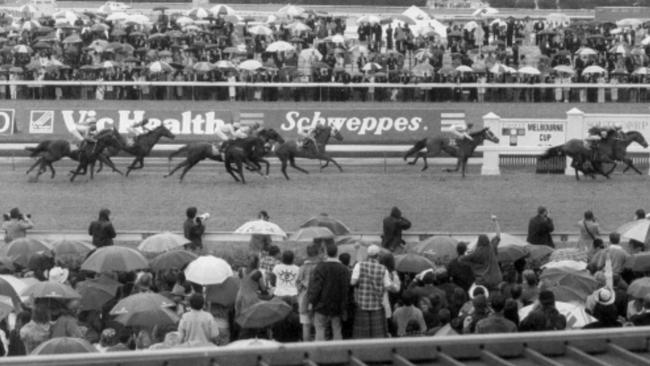 Sport 1994 Finish of the Melbourne Cup. winner 1 Jeune, 2 Paris Lane, 3 Oompala horseracing action vic