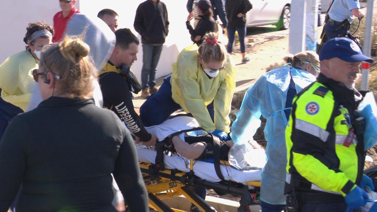Gordons Bay, Sydney: Dramatic video of rescue attempt of female scuba ...